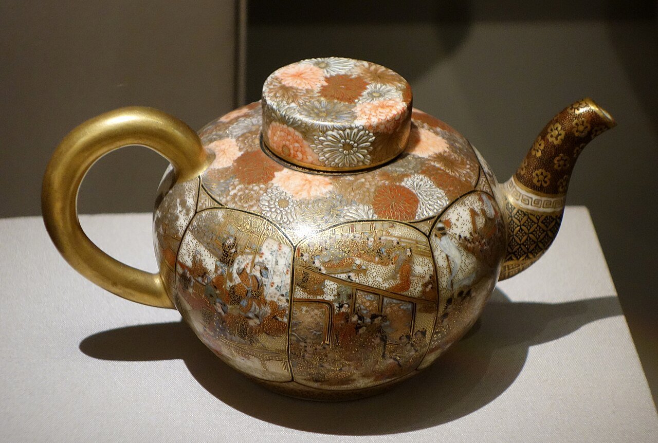 Decorative Kyoto earthenware teapot representing the city ceramic tradition